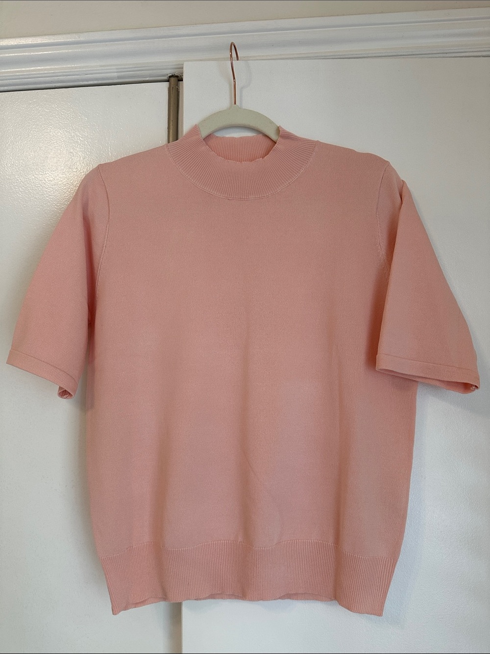 Women’s Short-Sleeve Mock Neck Sweater - Pink